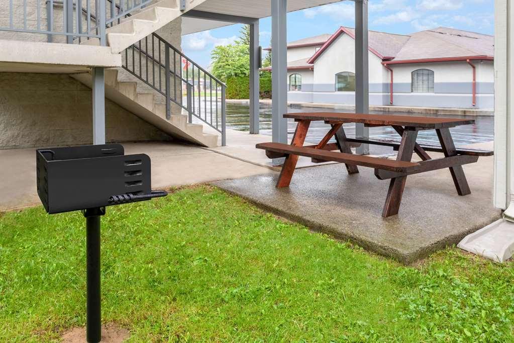 Super 8 By Wyndham Marysville/Port Huron Area Εξωτερικό φωτογραφία